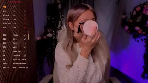 Snapshot of kitten_murray chatting on 11-19-25, 06:02 barbara online show from 11-19-25, 06:02