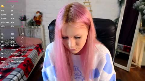 Snapshot of kitten_murray chatting on 12-05-25, 01:42 barbara online show from 12-05-25, 01:42