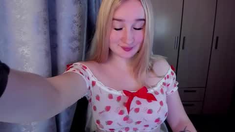 kitten_sun online show from 10-29-25, 02:14