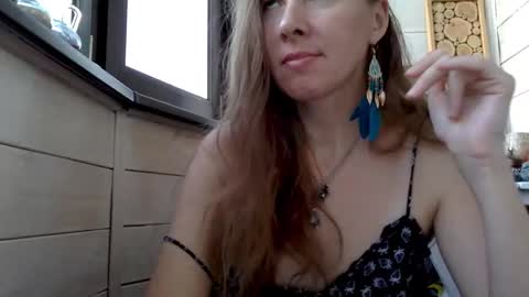 Snapshot of kittenger chatting on 03-14-26, 03:17 Viki online show from 03-14-26, 03:17