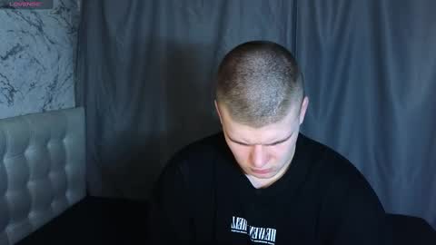 Snapshot of kittenmur chatting on 12-12-24, 12:44 Vlad online show from 12-12-24, 12:44