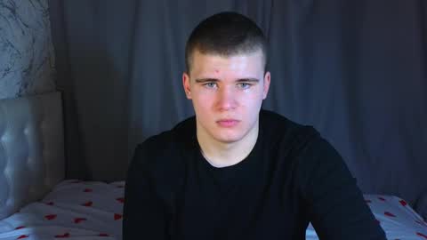 Snapshot of kittenmur chatting on 12-19-24, 12:45 Vlad online show from 12-19-24, 12:45