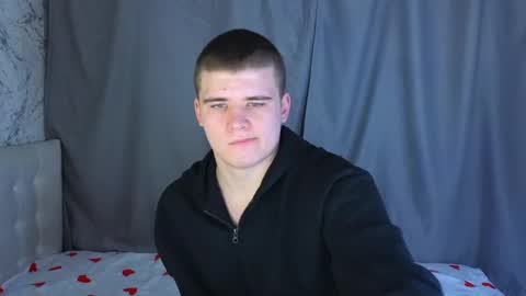 Snapshot of kittenmur chatting on 12-23-24, 10:42 Vlad online show from 12-23-24, 10:42