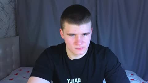 Snapshot of kittenmur chatting on 12-26-24, 08:39 Vlad online show from 12-26-24, 08:39