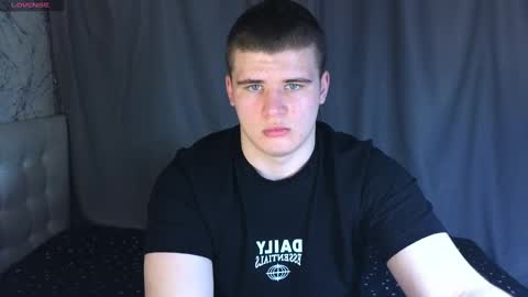 Snapshot of kittenmur chatting on 12-29-24, 05:33 Vlad online show from 12-29-24, 05:33