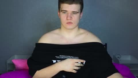 Snapshot of kittenmur chatting on 02-13-25, 01:26 Vlad online show from 02-13-25, 01:26