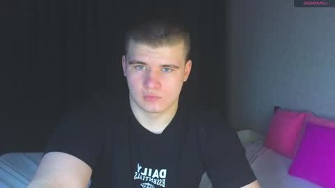 Snapshot of kittenmur chatting on 02-26-25, 03:19 Vlad online show from 02-26-25, 03:19