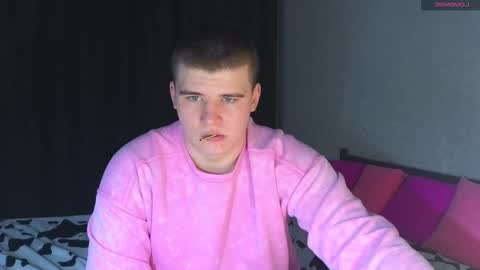 Snapshot of kittenmur chatting on 03-01-25, 01:18 Vlad online show from 03-01-25, 01:18