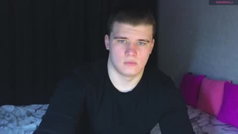 Snapshot of kittenmur chatting on 03-10-25, 12:48 Vlad online show from 03-10-25, 12:48