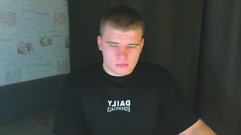 Snapshot of kittenmur chatting on 09-10-25, 09:04 Vlad online show from 09-10-25, 09:04