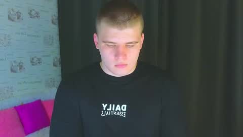 Snapshot of kittenmur chatting on 09-24-25, 06:55 Vlad online show from 09-24-25, 06:55