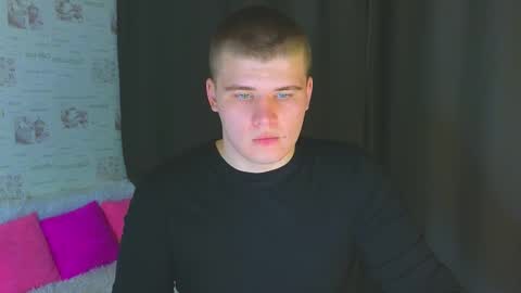 Snapshot of kittenmur chatting on 09-27-25, 08:47 Vlad online show from 09-27-25, 08:47