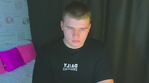 Snapshot of kittenmur chatting on 09-30-25, 08:47 Vlad online show from 09-30-25, 08:47