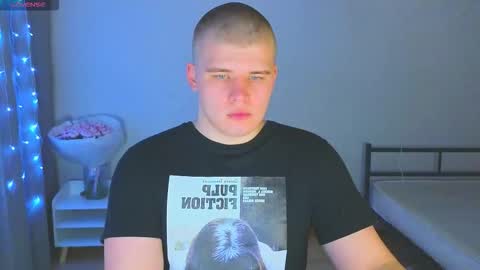 Snapshot of kittenmur chatting on 11-06-25, 08:43 Vlad online show from 11-06-25, 08:43