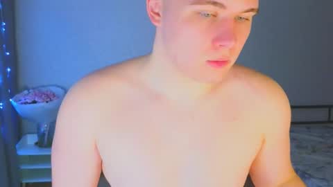 Snapshot of kittenmur chatting on 11-07-25, 07:03 Vlad online show from 11-07-25, 07:03