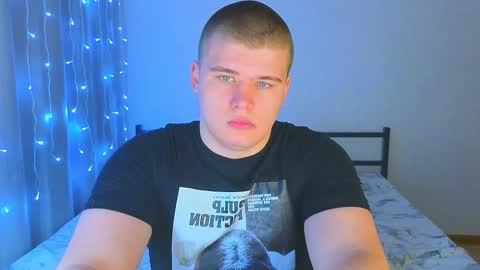 Snapshot of kittenmur chatting on 11-13-25, 07:24 Vlad online show from 11-13-25, 07:24