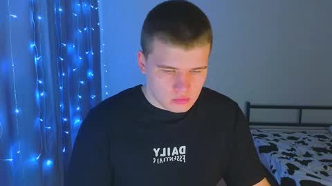 Snapshot of kittenmur chatting on 11-27-25, 04:36 Vlad online show from 11-27-25, 04:36