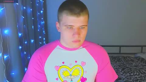 Snapshot of kittenmur chatting on 12-15-25, 12:48 Vlad online show from 12-15-25, 12:48