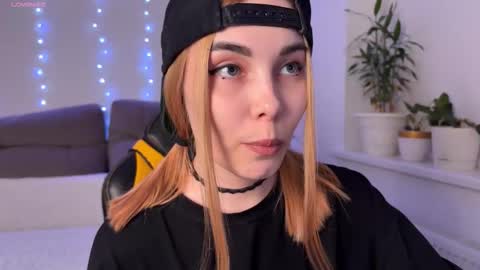 Snapshot of kittie_bear chatting on 03-18-26, 06:00 Veronica online show from 03-18-26, 06:00