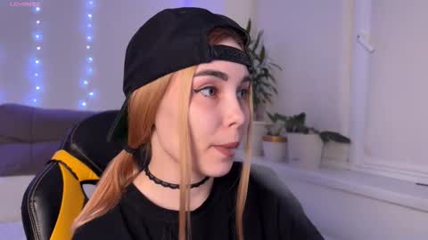 Snapshot of kittie_bear chatting on 03-23-26, 07:07 Veronica online show from 03-23-26, 07:07