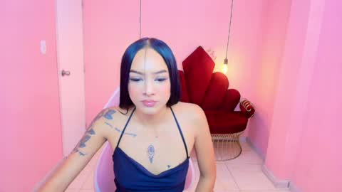 Snapshot of kitty1_xx_ chatting on 05-07-26, 08:03 PVT 12TK 02PM - 9PM COLOMBIA online show from 05-07-26, 08:03