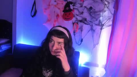 Snapshot of kitty__chs chatting on 11-22-25, 01:21 kitty__chs online show from 11-22-25, 01:21