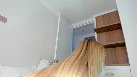 sophie online show from 03-23-26, 07:29