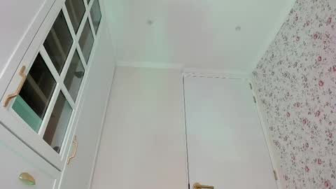 sophie online show from 06-08-26, 07:36