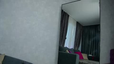 Snapshot of kitty_asstronaut chatting on 04-28-26, 02:27 Karen online show from 04-28-26, 02:27