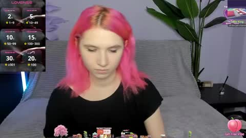 Snapshot of kitty_blondy chatting on 04-21-26, 02:51 kitty blondy online show from 04-21-26, 02:51
