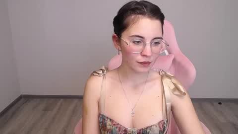 Snapshot of kitty_boy246 chatting on 10-14-25, 02:18 Andrew online show from 10-14-25, 02:18