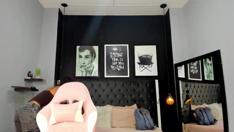 Snapshot of kitty_collins_ chatting on 09-13-25, 09:42 Kitty online show from 09-13-25, 09:42