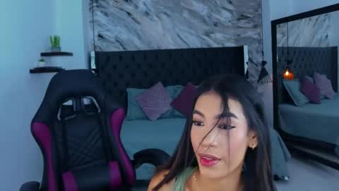 Snapshot of kitty_collins_ chatting on 05-06-26, 11:48 Kitty online show from 05-06-26, 11:48