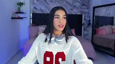 Snapshot of kitty_collins_ chatting on 06-11-26, 11:30 Kitty online show from 06-11-26, 11:30