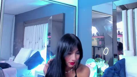 Snapshot of kitty_eliffe chatting on 02-18-25, 01:43 kitty online show from 02-18-25, 01:43