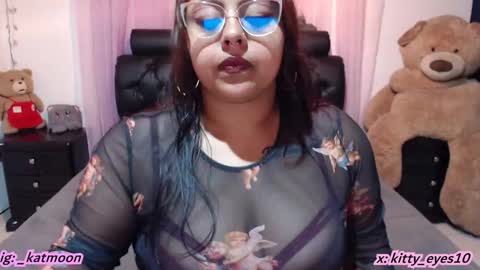 Snapshot of kitty_eyes chatting on 02-07-26, 12:03 kitty online show from 02-07-26, 12:03