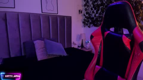 Camila online show from 11-21-25, 02:32