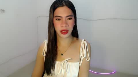 Snapshot of kitty_holly chatting on 07-25-26, 08:12 denise online show from 07-25-26, 08:12