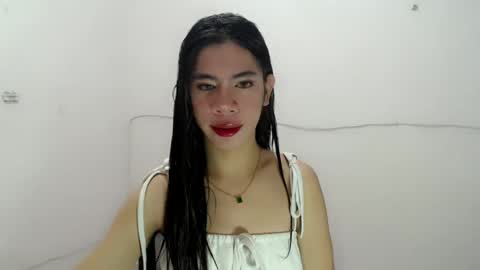 Snapshot of kitty_holly chatting on 07-28-26, 10:32 denise online show from 07-28-26, 10:32