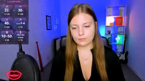 Snapshot of kitty_layy chatting on 11-16-25, 07:14 kitty online show from 11-16-25, 07:14