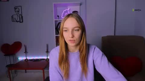 Snapshot of kitty_layy chatting on 11-22-25, 10:14 kitty online show from 11-22-25, 10:14