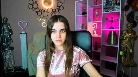 Snapshot of kitty_layy chatting on 11-23-25, 10:26 kitty online show from 11-23-25, 10:26