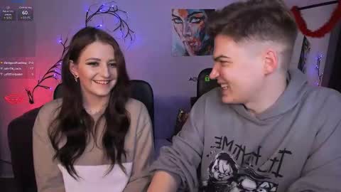 Snapshot of kitty_layy chatting on 11-24-25, 08:19 kitty online show from 11-24-25, 08:19