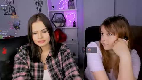 Snapshot of kitty_layy chatting on 11-28-25, 08:22 kitty online show from 11-28-25, 08:22