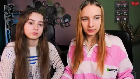 Snapshot of kitty_layy chatting on 11-30-25, 10:19 kitty online show from 11-30-25, 10:19