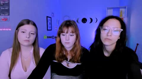 Snapshot of kitty_layy chatting on 12-14-25, 08:13 kitty online show from 12-14-25, 08:13