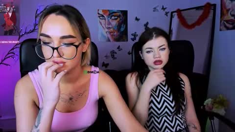 Snapshot of kitty_layy chatting on 12-21-25, 08:27 kitty online show from 12-21-25, 08:27