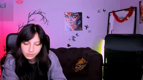 Snapshot of kitty_layy chatting on 12-22-25, 09:45 kitty online show from 12-22-25, 09:45