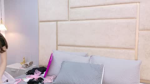 kitty_model online show from 04-16-26, 12:39