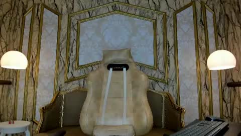 Snapshot of kitty_petitte chatting on 07-14-26, 12:44 kitty_petitte online show from 07-14-26, 12:44